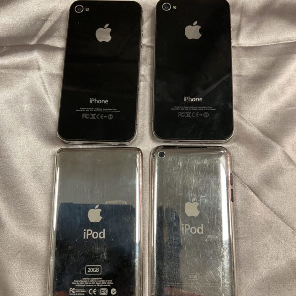 Vintage Apple iPhone lot for collectors and tech enthusiasts.
