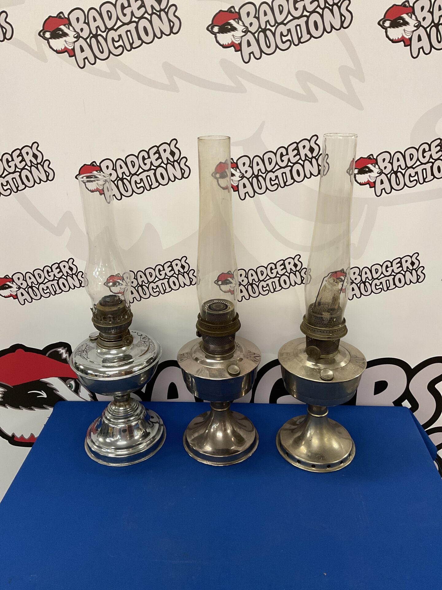 626 Three vintage aladdin paraffin lamps