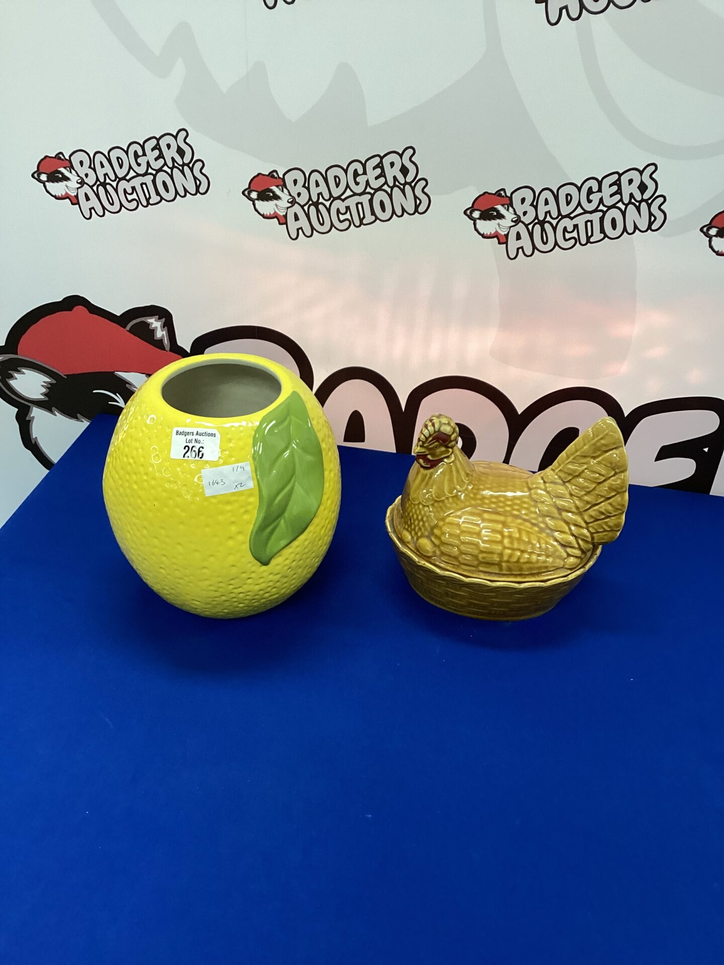 266 Lemon shaped vase and chicken egg pot