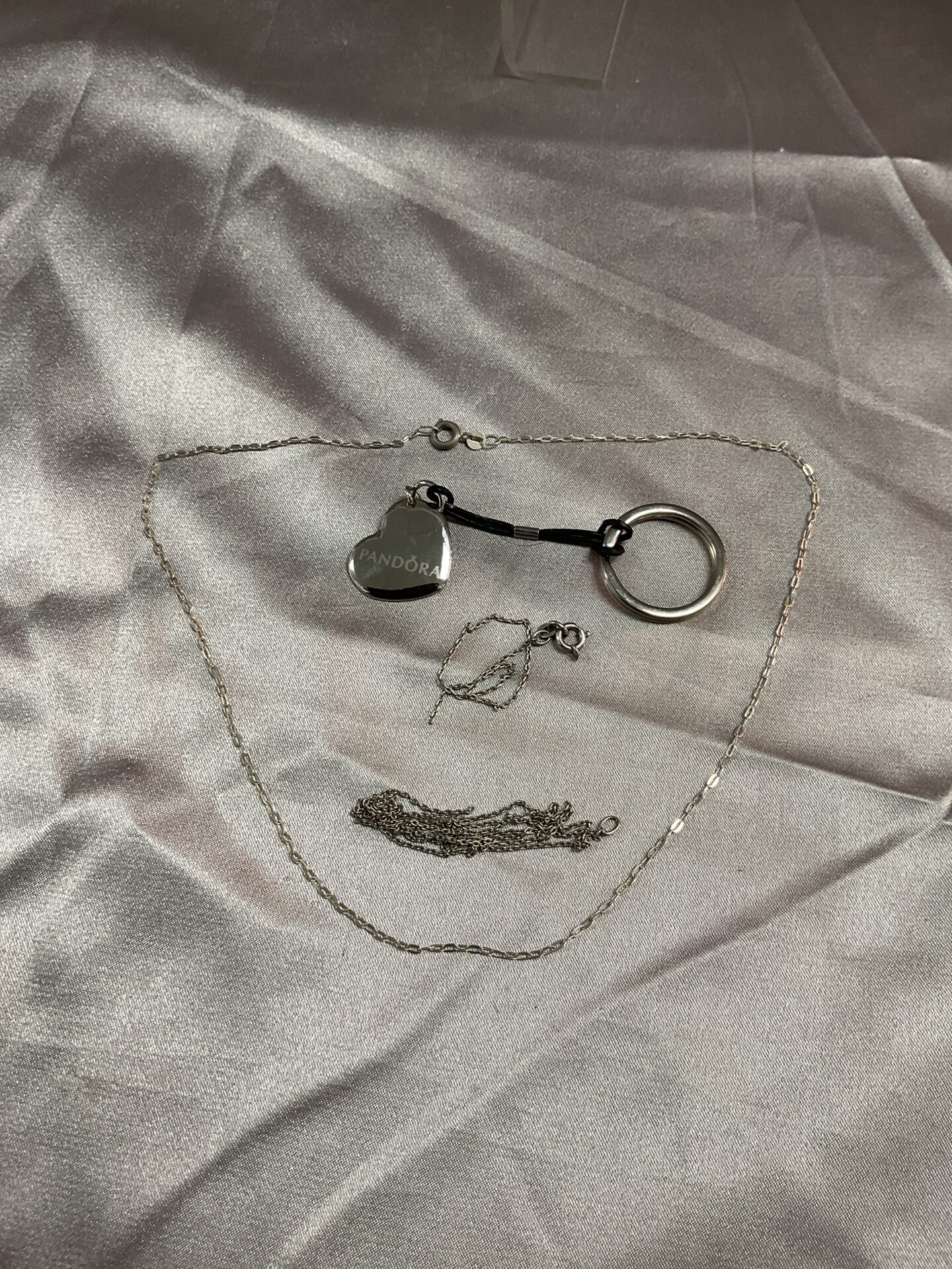 693 Pandora style heart keying and two silver necklaces one broken