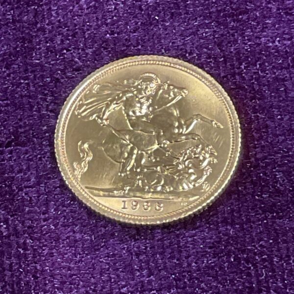 1968 gold sovereign coin obverse featuring Queen Elizabeth II.