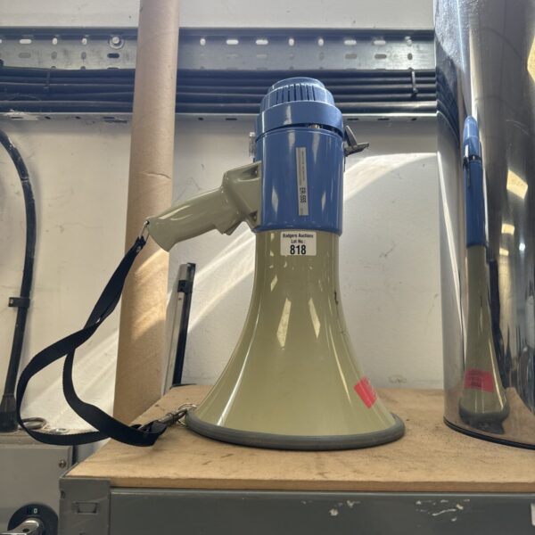 Vintage yellow ER-55s megaphone in good condition.