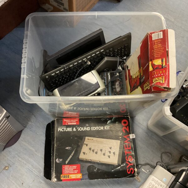 Vintage Picture & Sound Editor Kit TX-1483T in a storage box.