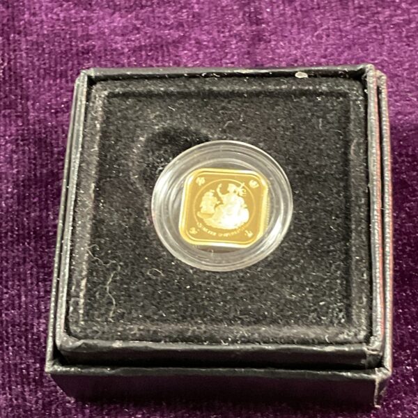 22ct gold Quarter Sovereign 2019 in protective case.