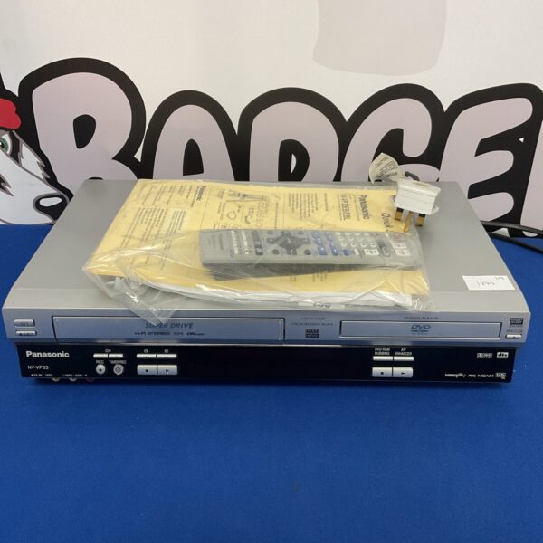 Panasonic NV-VP33 DVD VCR combo player, vintage home entertainment.