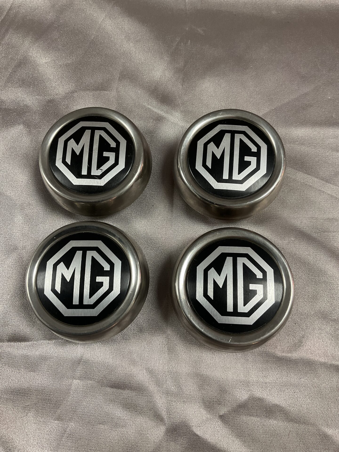 644 Four stainless steel mg wheel centres