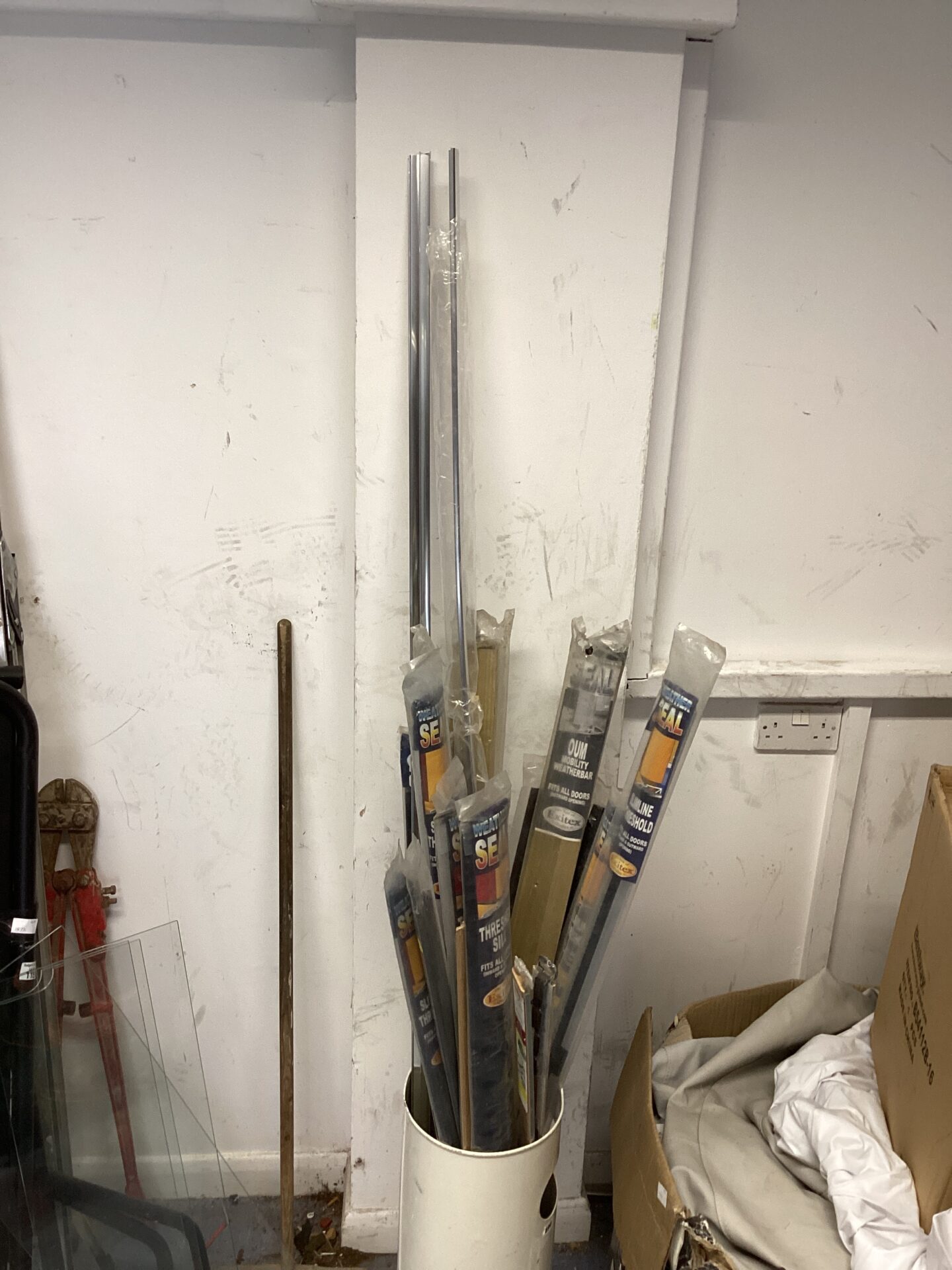 949 Quantity ofcarpet door threshold strips