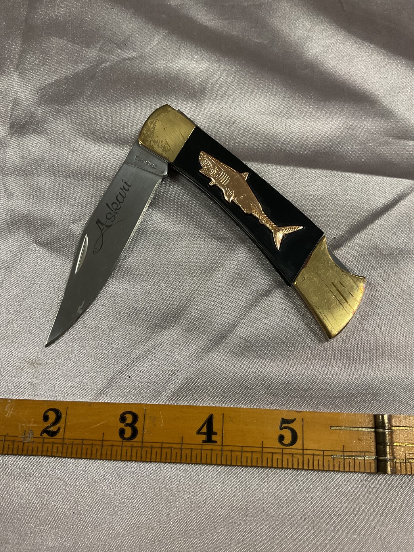 656 Askari shark pocket knife
