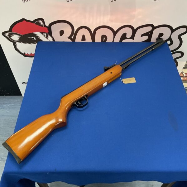 SMK underlever .22 calibre air rifle with wooden stock.