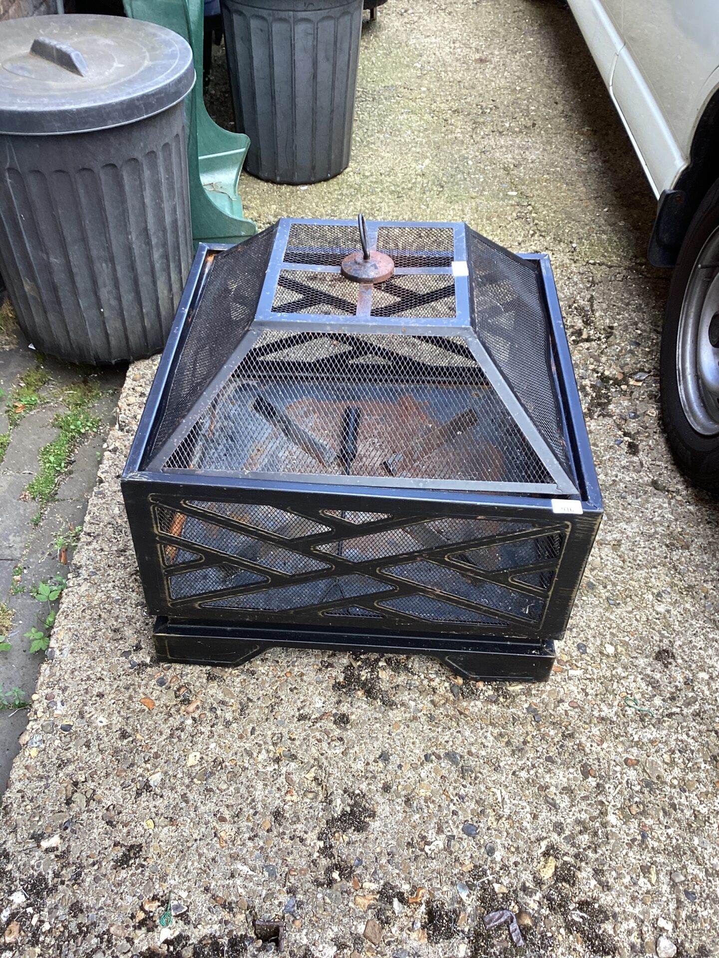 916 Metal Garden Fire Pit