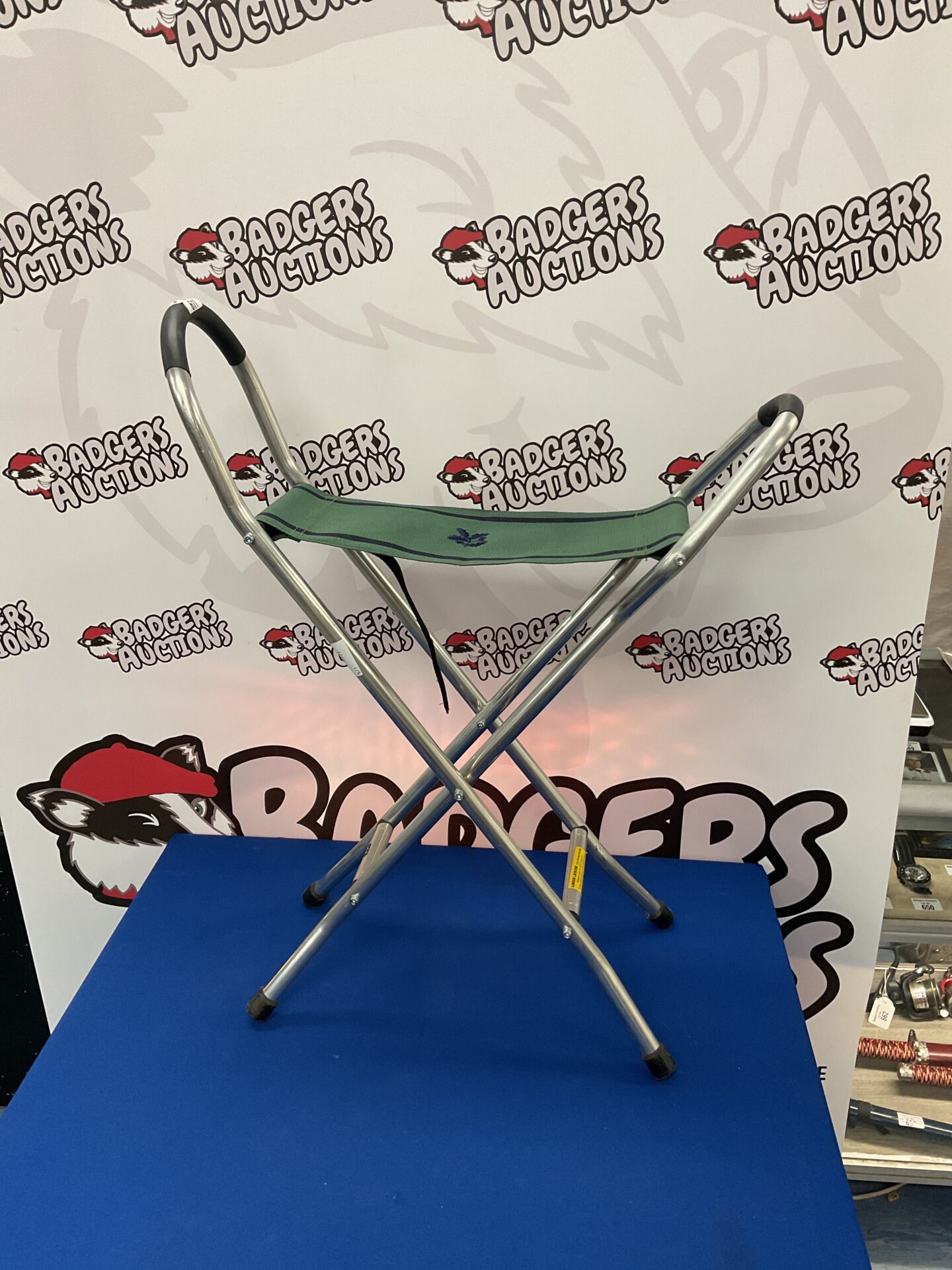 611 National trust folding seat