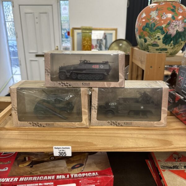 Atlas Editions diecast military vehicle, detailed collectable model.