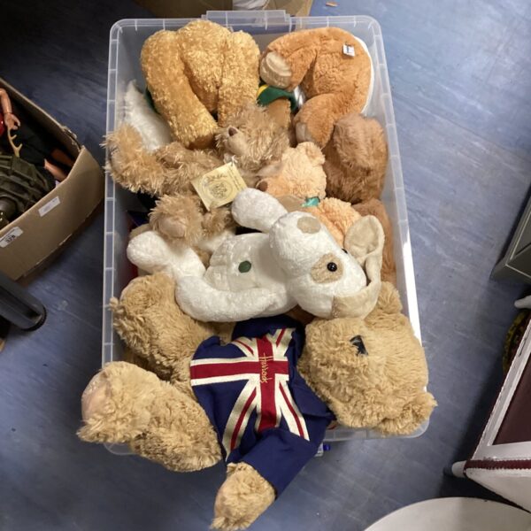 Assorted teddy bear lot including a Harrods branded bear.