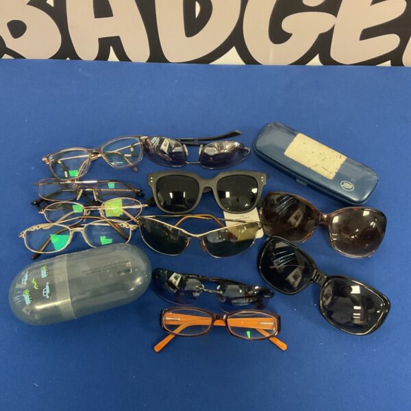 Lot of vintage and contemporary spectacles and sunglasses for collectors.
