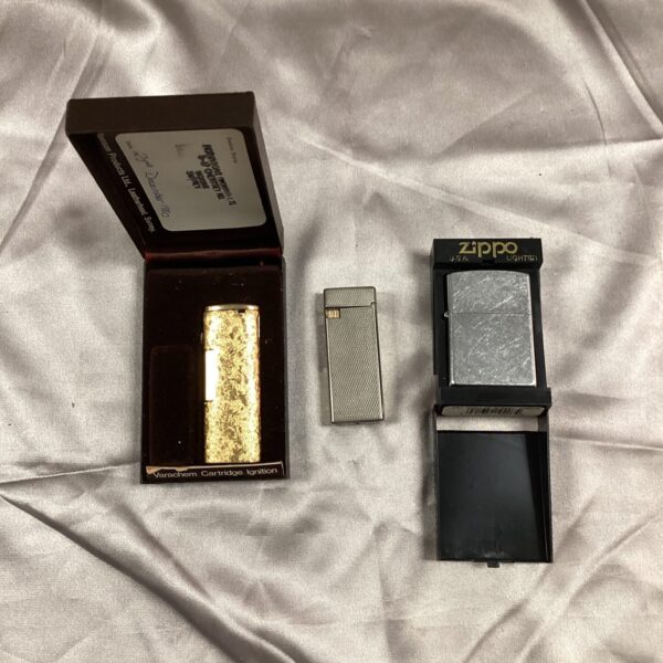 Gold plated vintage Zippo lighter, collectible and in good condition.