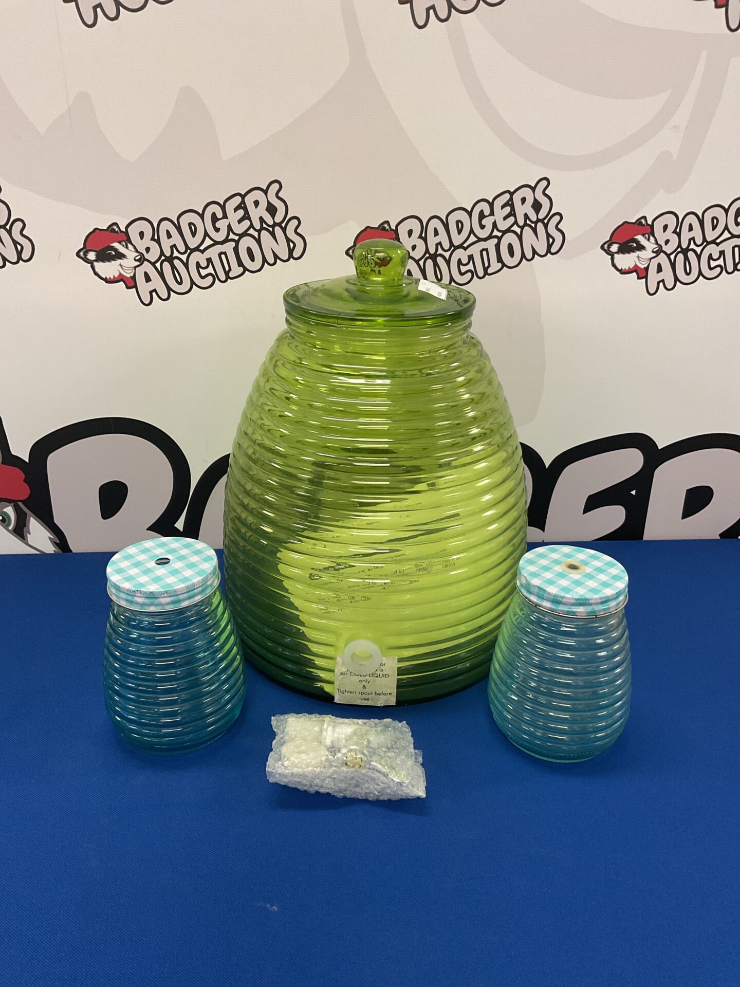 268 Green glass beehive drinks dispenser & two drinking jars