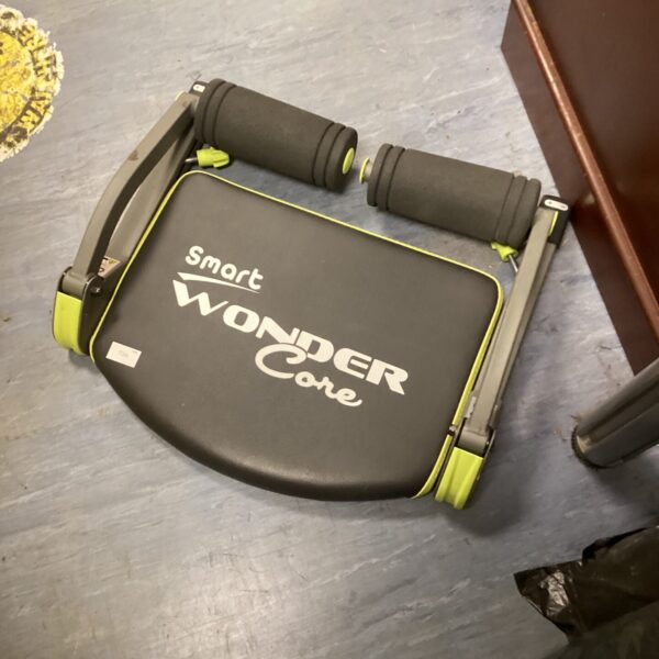 Smart wonder core exercise machine for abdominal and core workouts.