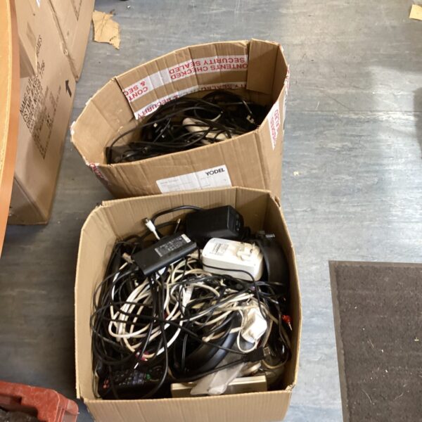 Mixed lot of power leads and cables for various devices.