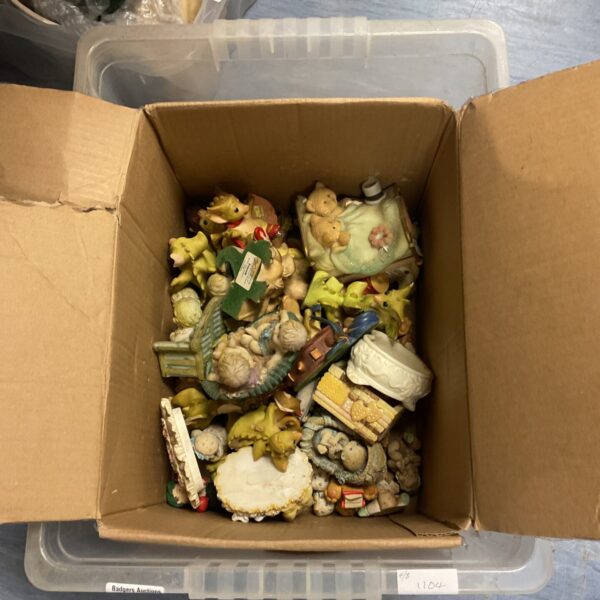 Mixed lot of vintage porcelain figurines for collectors.