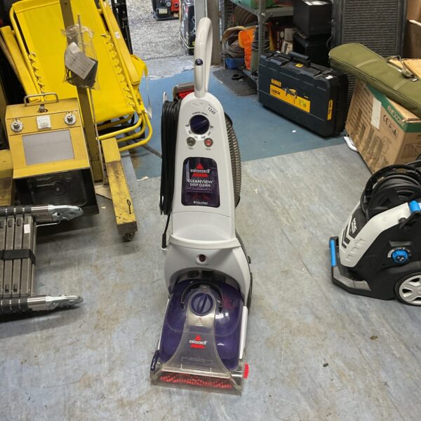 Bissell Cleanview Deep Clean wet/dry vacuum cleaner for home use.