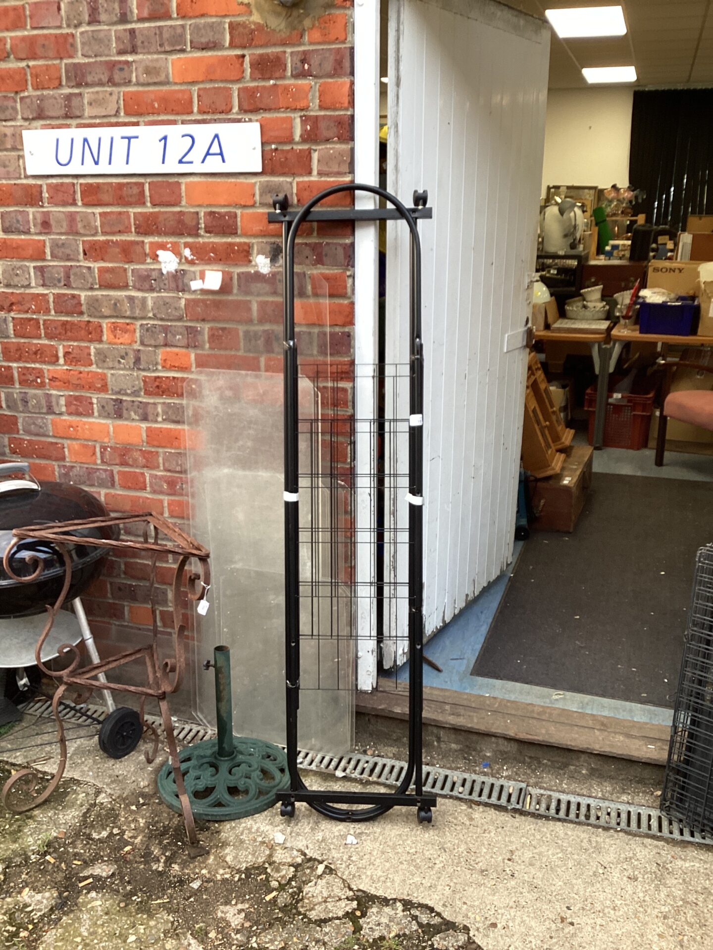 1218 Boack metal clothes rail