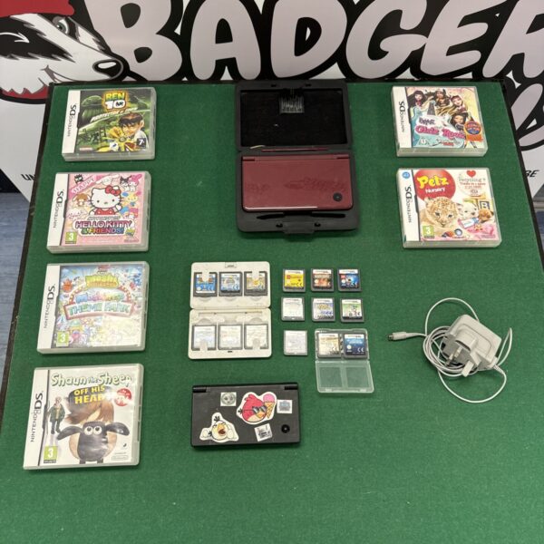 Nintendo DS bundle with games and consoles for retro gaming.