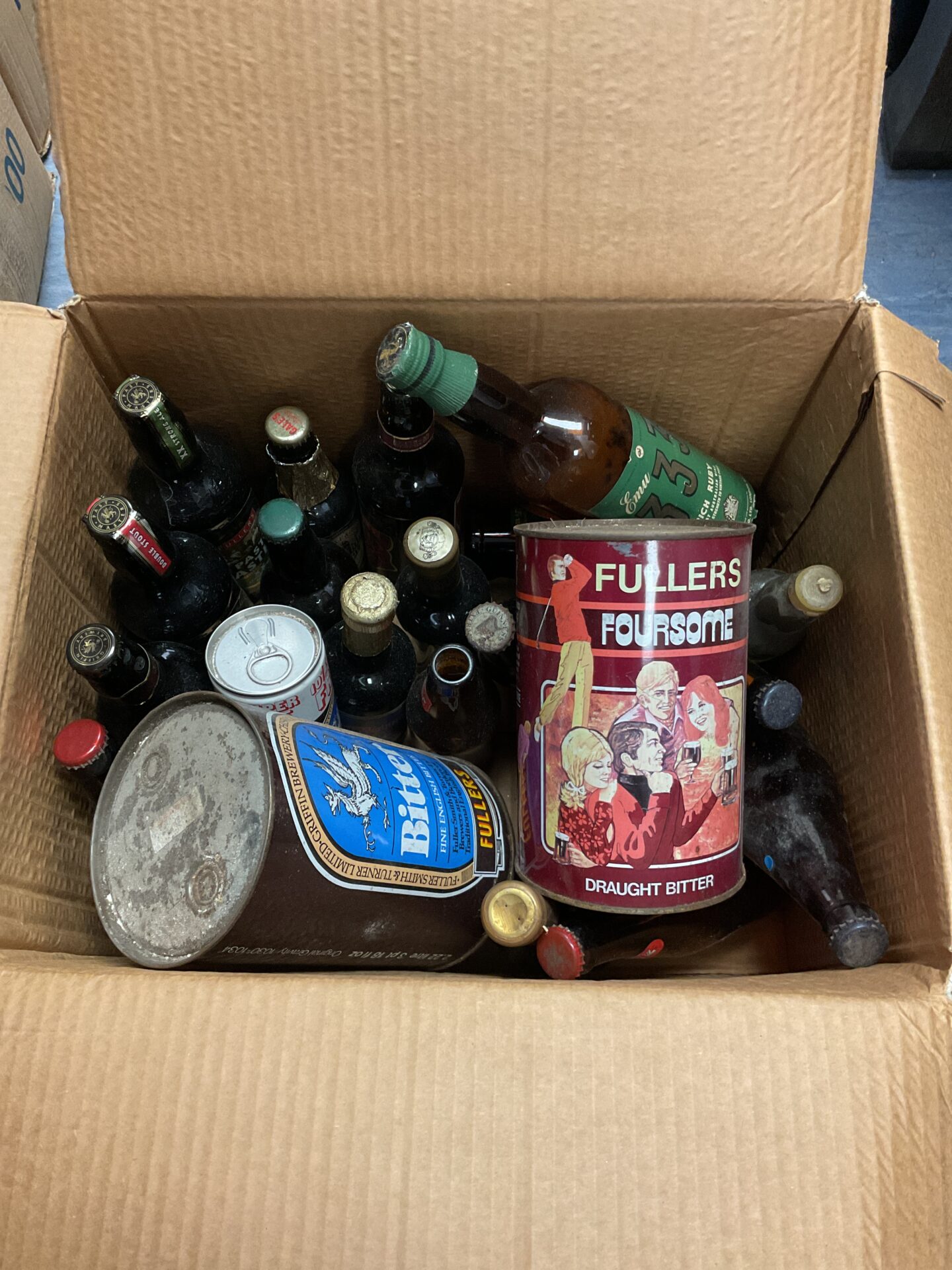 079 Collection of vintage empty beer bottles & cans