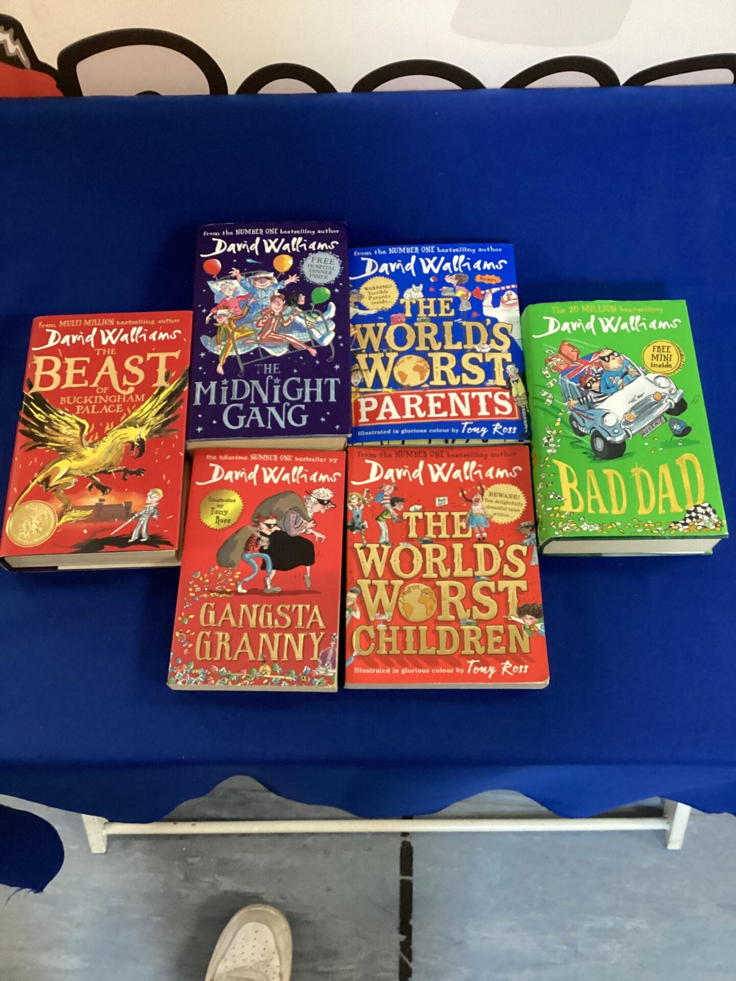 426 Six David walliams story books
