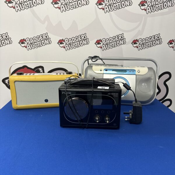 Vintage radio lot featuring Sony, Hepburn, and Pure Evoke radios.