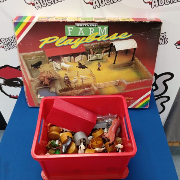 Vintage Britain's Farm playbase with animals and accessories.