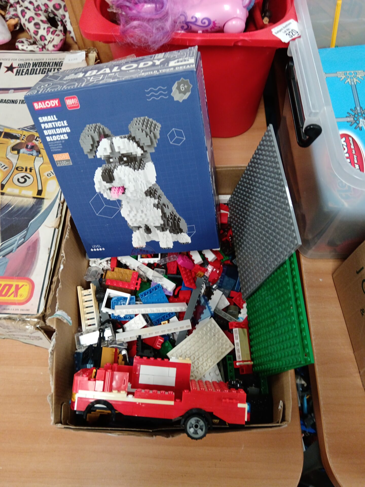 321 Box of building bricks including balody dog model