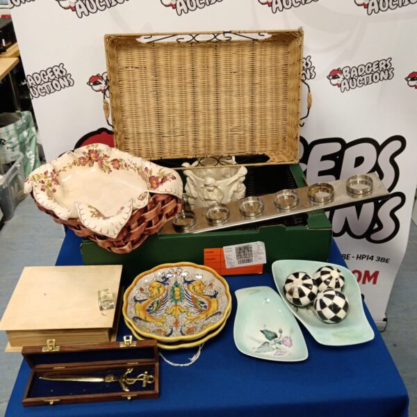 Vintage mixed collectibles lot with Carltonware and cherub pot.