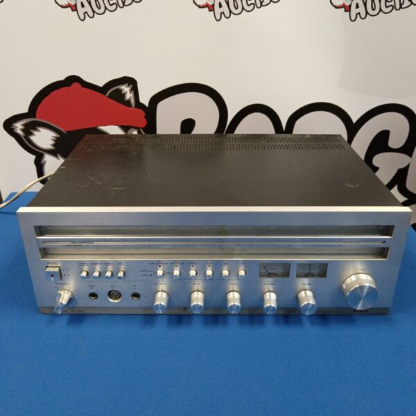 Vintage Aiwa AX-7500 stereo receiver, classic 1970s audio equipment.