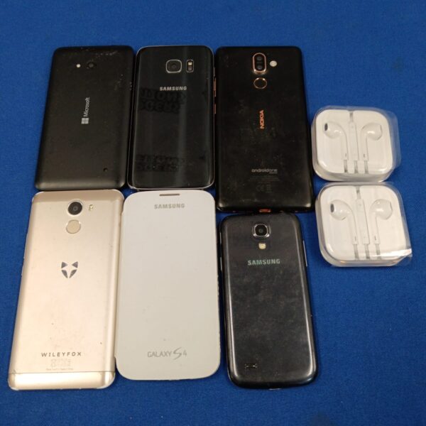 Mobile phone bundle featuring Samsung and Nokia handsets.
