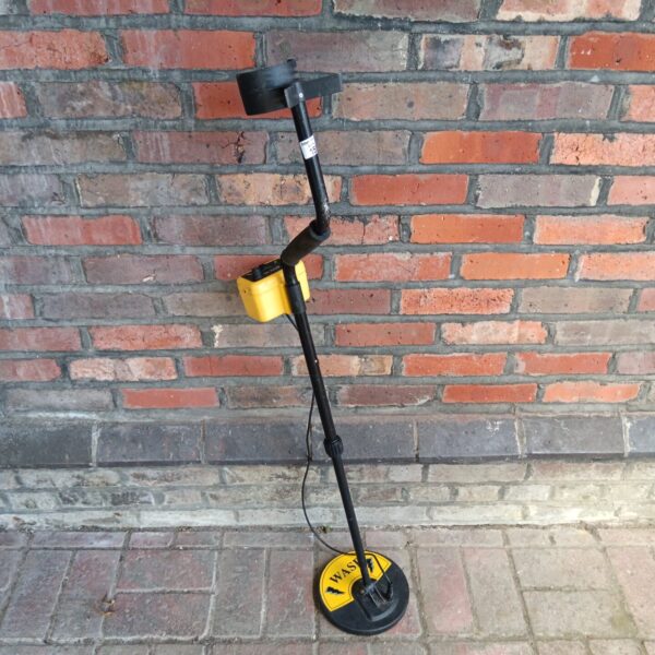 Vintage Wasp metal detector for treasure hunting and detecting.