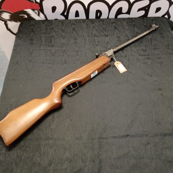 Side view of a Gamo .177 calibre break barrel air rifle.