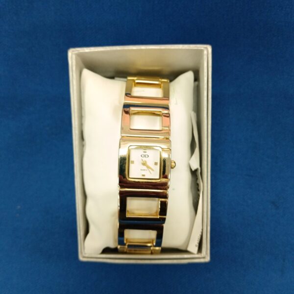 Gold tone Hana quartz ladies watch with new battery fitted.
