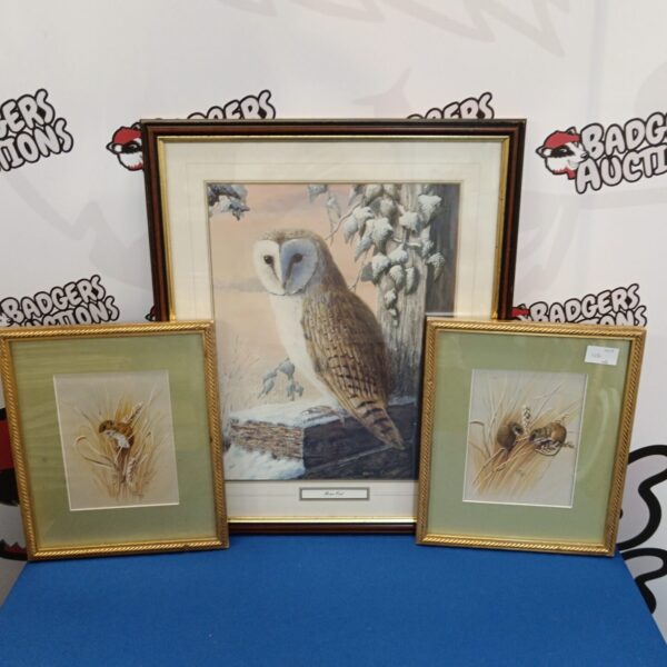 Gilt framed Peter Lindsey watercolour painting of field mice.