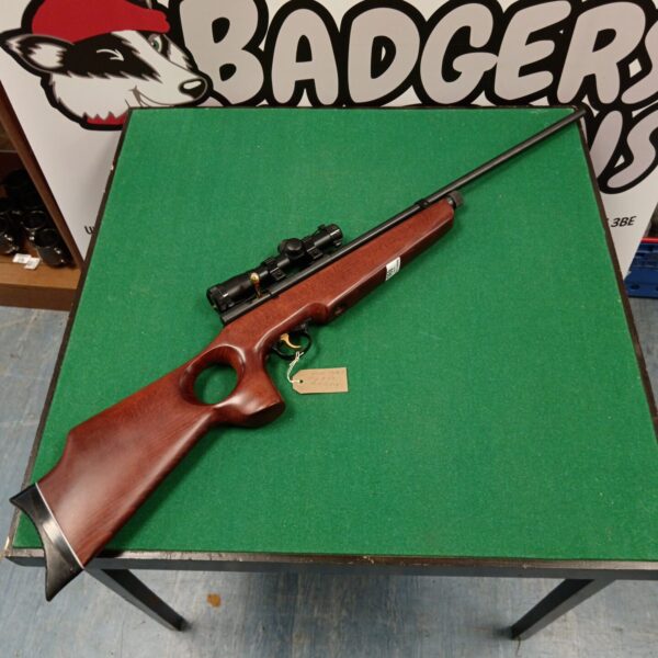 SMK TH78D .22 air rifle with scope, a pre-owned airgun for target practice.