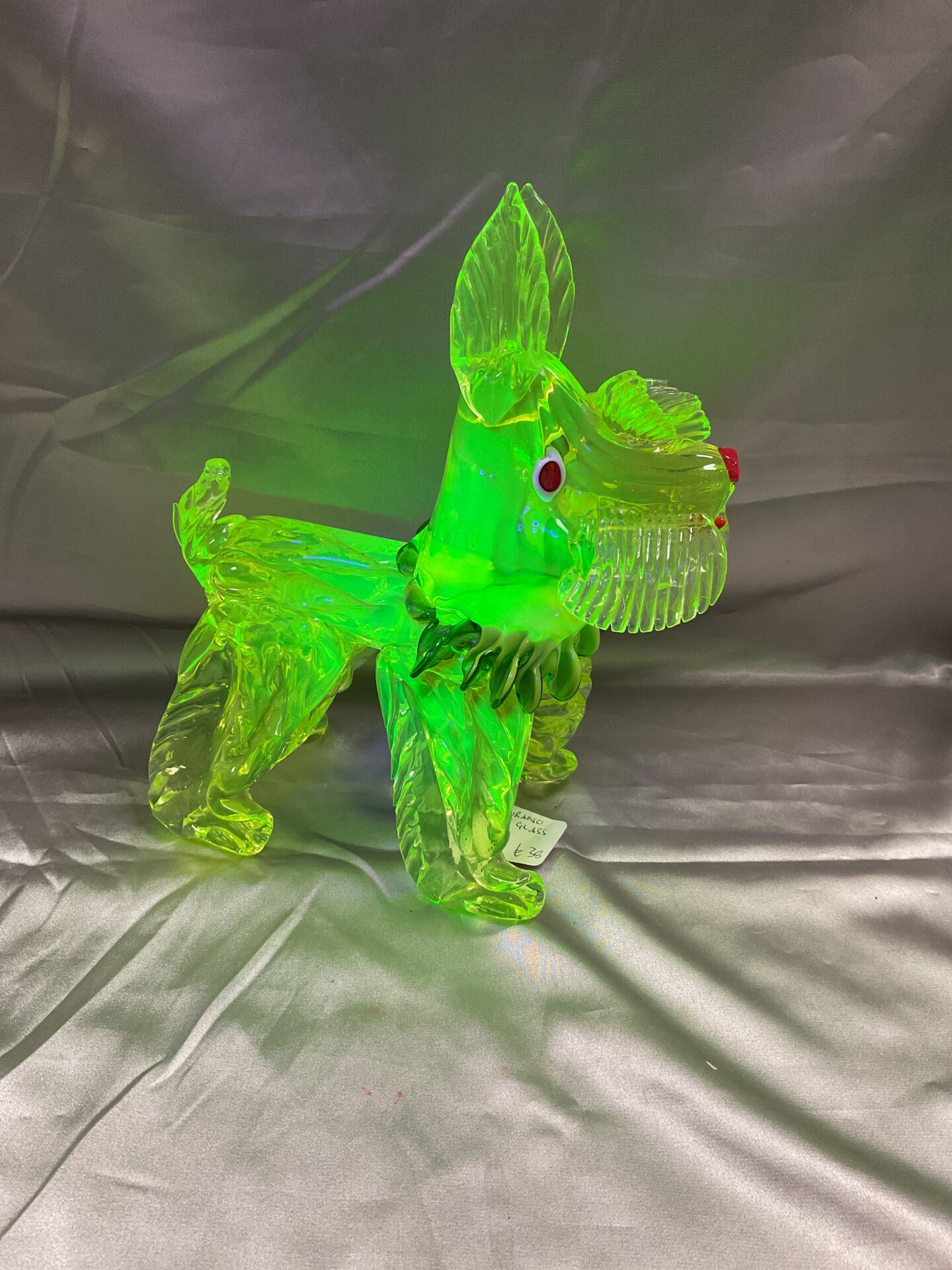 804 Large Murano ART uranium Glass Scottie Dog small Chip to tail and half bow missing