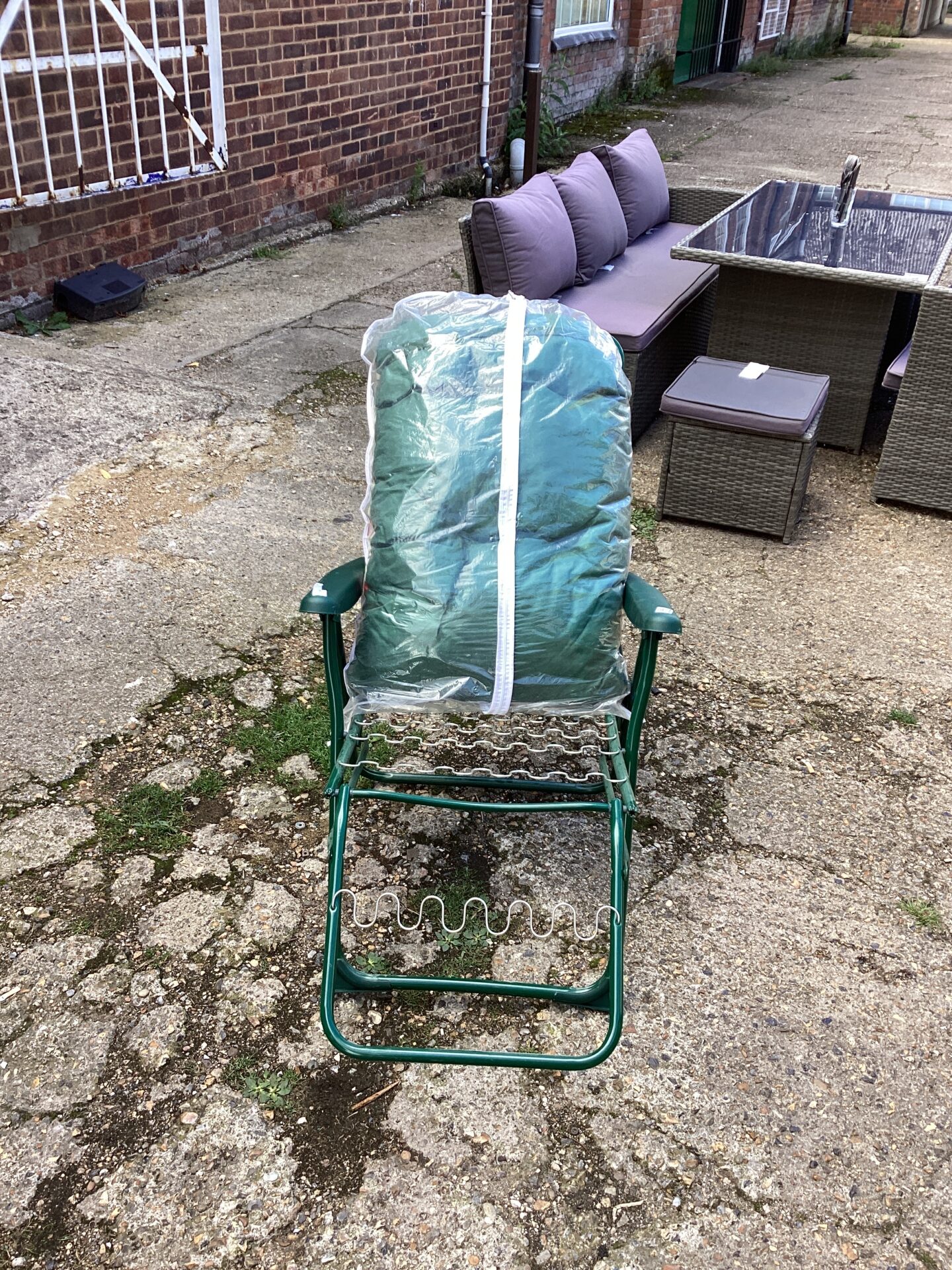 975 Reclining Garden Chair with cushion