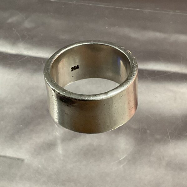 Heavy 925 silver ring, size Y, classic band design.