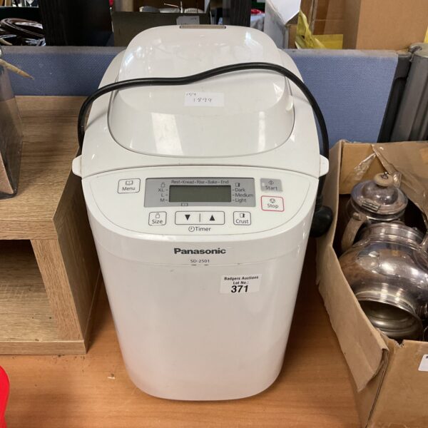 White Panasonic SD-MBW200 bread maker and slow cooker appliance.