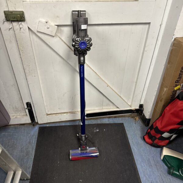 Dyson V6 Fluffy cordless vacuum cleaner in untested condition.
