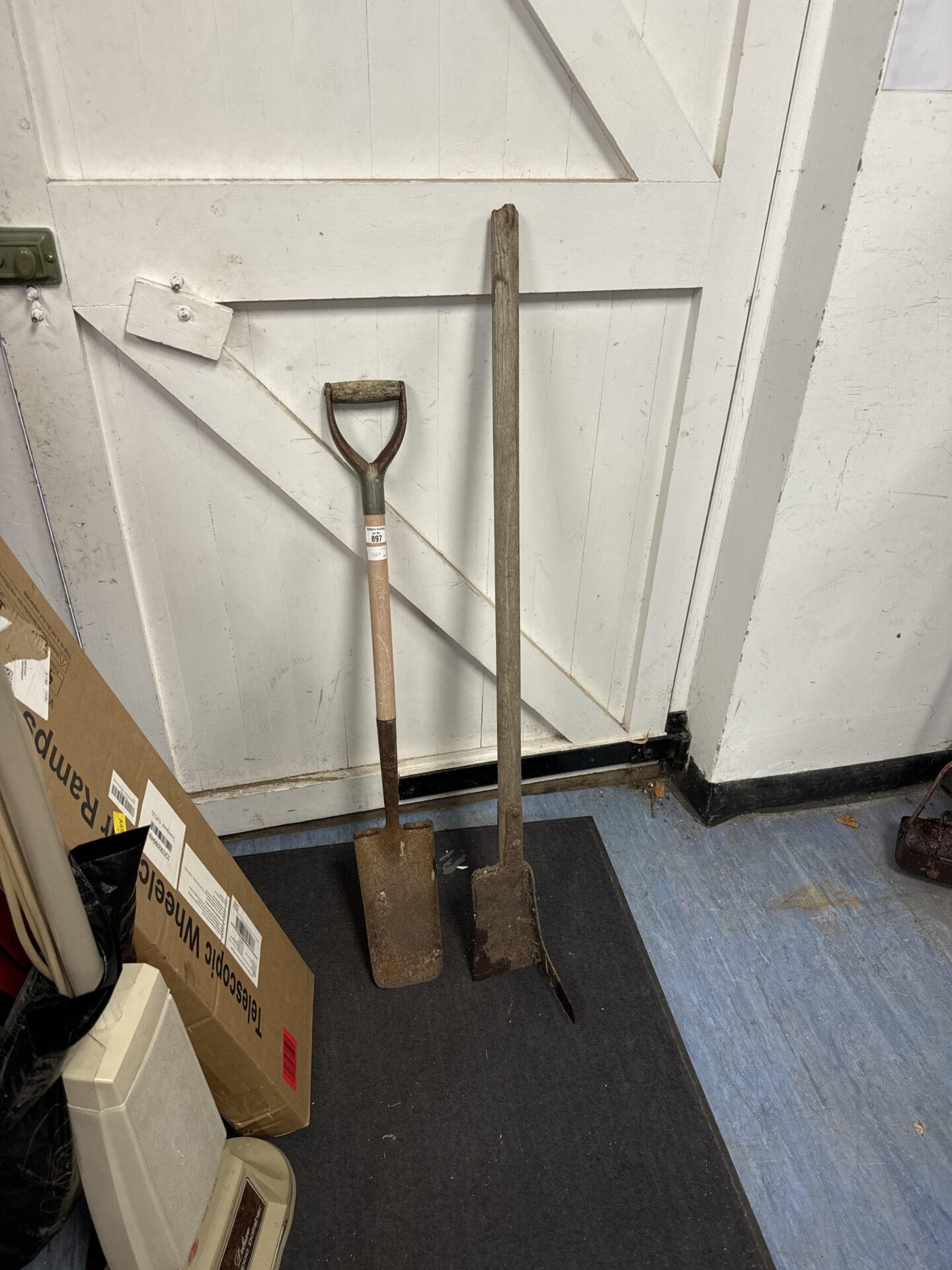 971 Narrow spade with turf/peat cutter