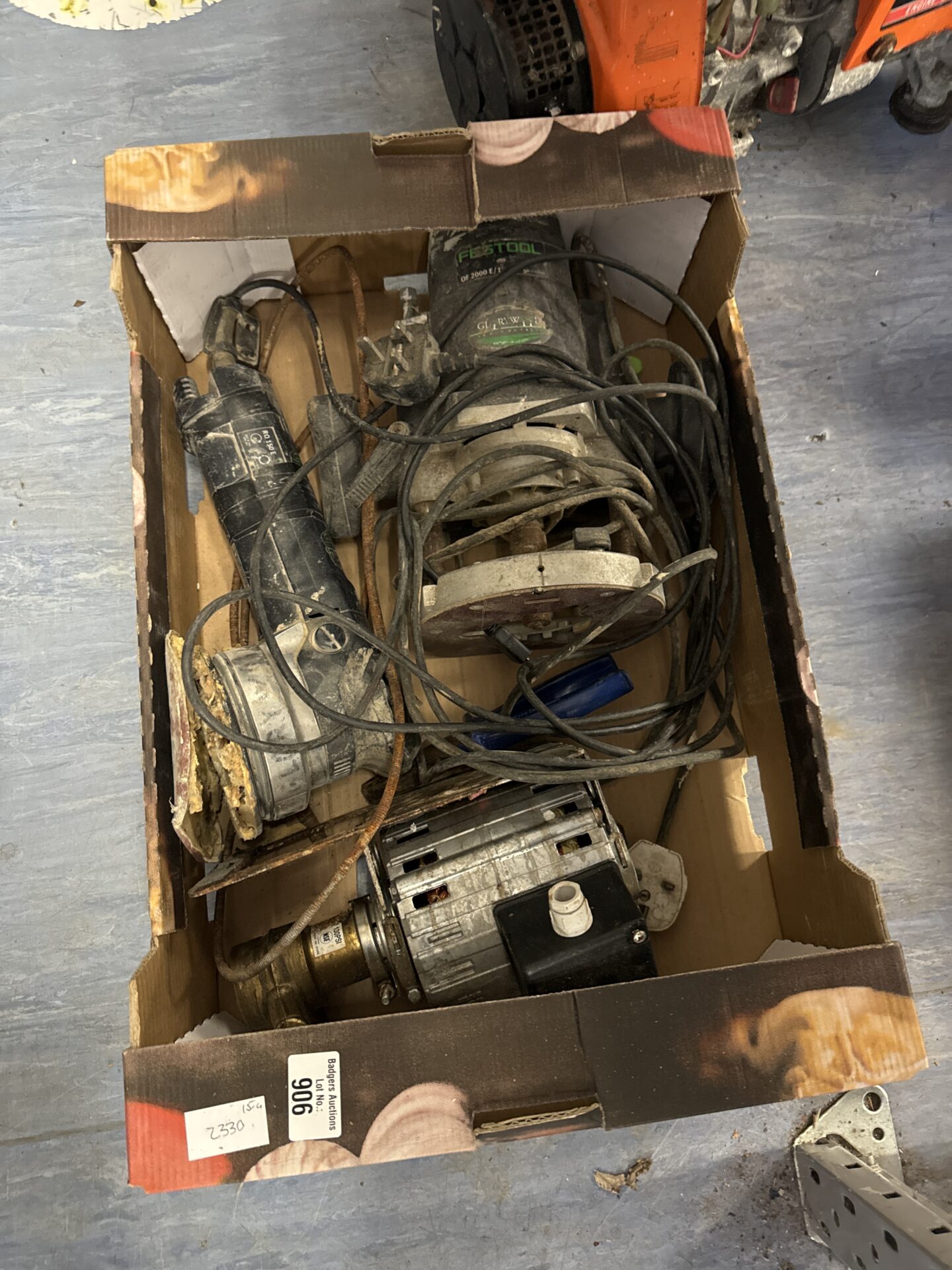 906 Tray of untested power tools