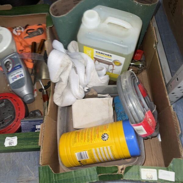 Mixed shed clearance lot with Karcher cleaner and garden hardware.