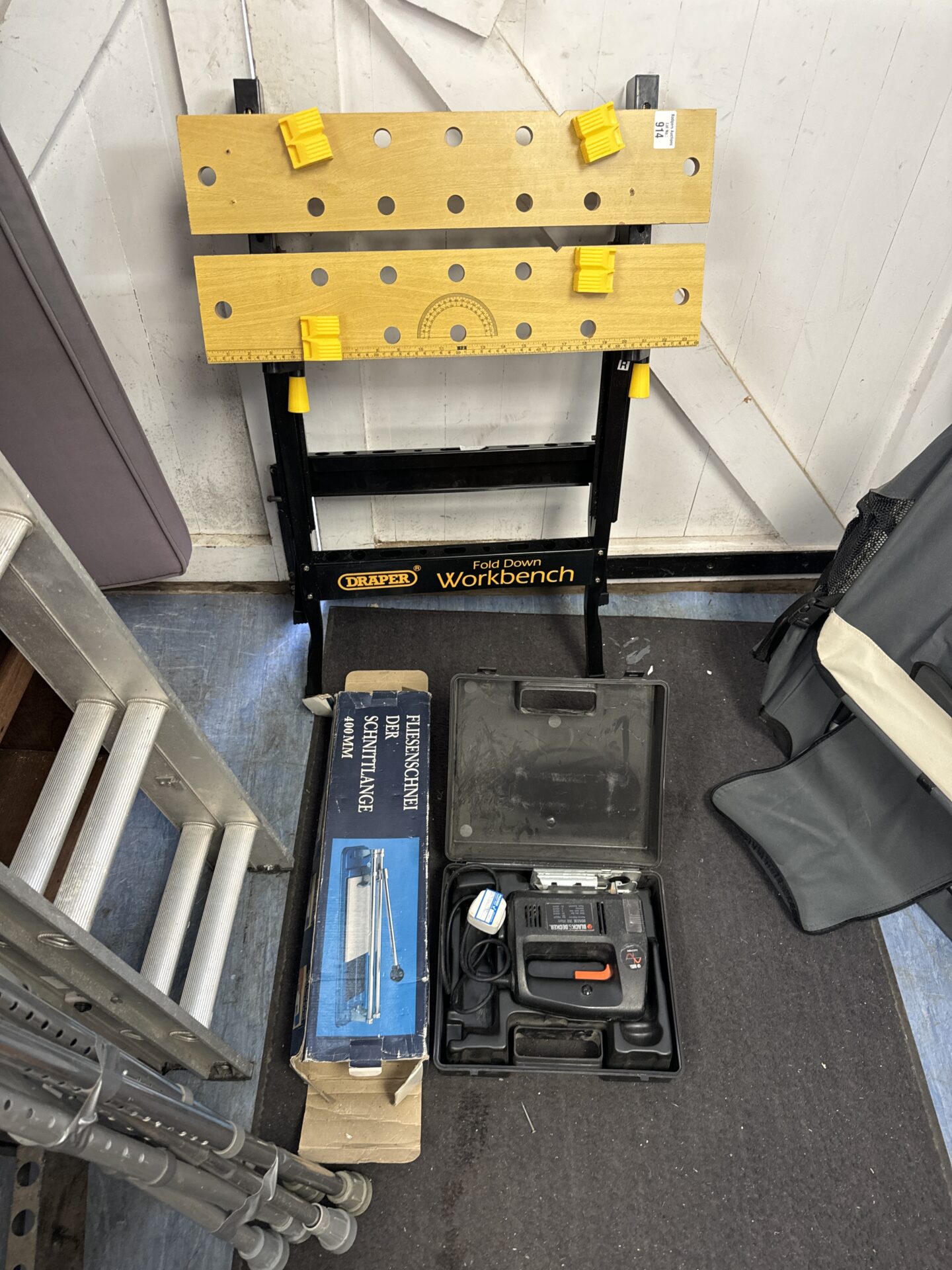 914 B&d jigsaw with manual tile cutter & draper workbench
