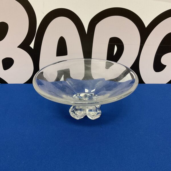 Delicate vintage Vannes glass key dish with scalloped edges.