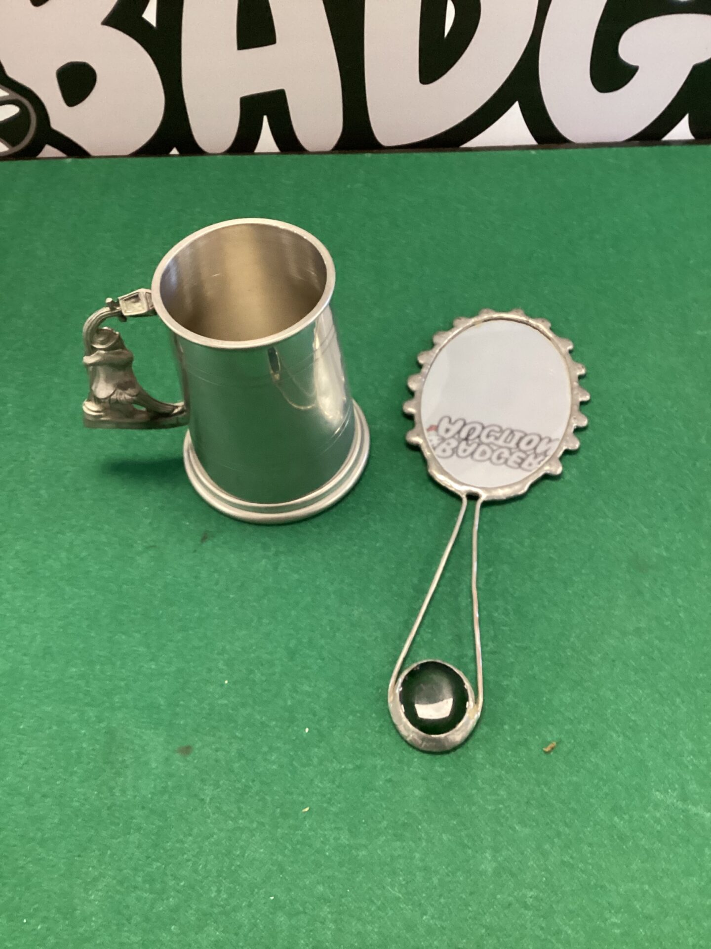 207 Nobleman pewter tankard with green glass bead vanity mirror